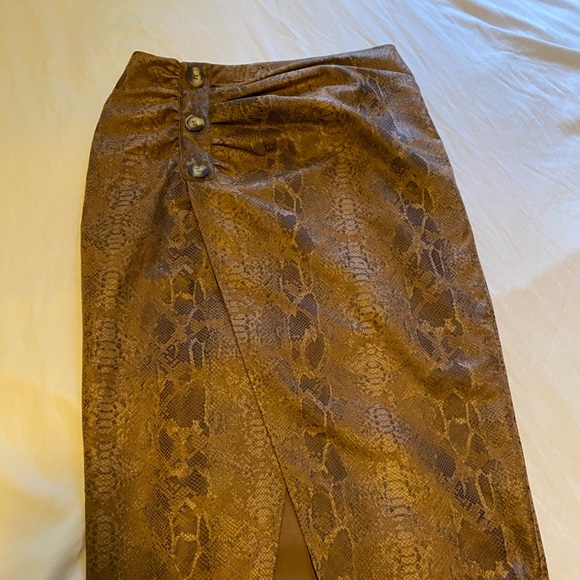Zara snake skin skirt, side slit, size S - Picture 4 of 7